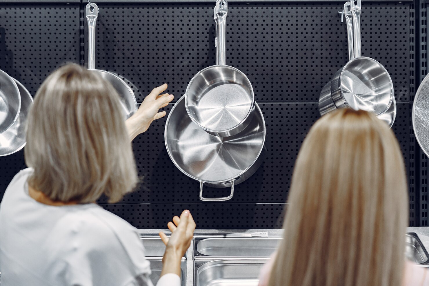Acero inoxidable en cocina profesional